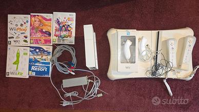 NINTENDO WII con ACCESSORI, PEDANA e GIOCHI