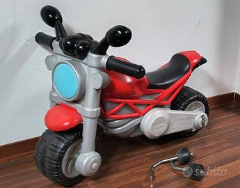Moto cavalcabile a spinta