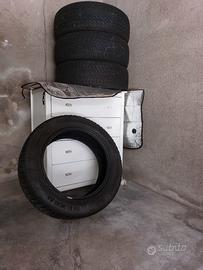 4 pneumatici invernali usati Nexen 215/60 R17