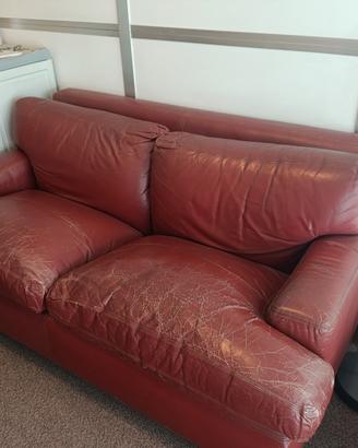 Divano in pelle con letto a 10€