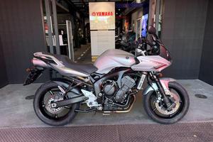 YAMAHA FZ6 Fazer MY10