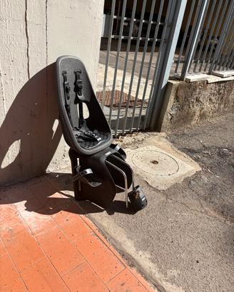Seggiolino bimbo Thule posteriore