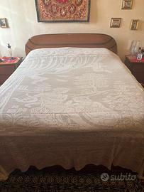 Magnifica coperta ad uncinetto