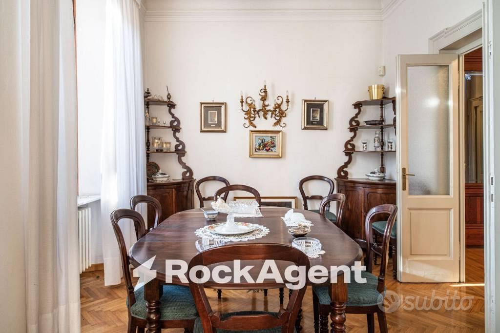 Villa di 804 m² con più di 5 locali e box auto a V - Vista 5