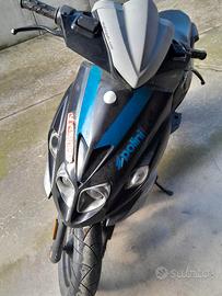 f12r a liquido del 2011 con 10mila km 850