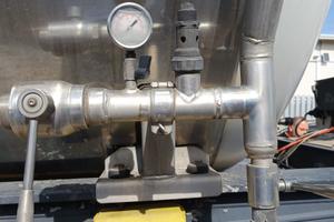 Cisterna coimbentata 3 scomparti e adatta al trasp