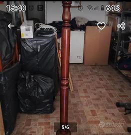 Appendi abiti a colonna in legno e ferro 