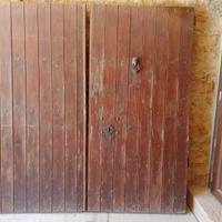 Portone in legno artigianale