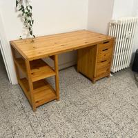 Scrivania/tavolo da lavoro in legno chiaro