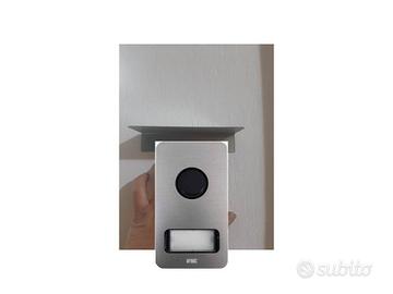 Copertura tettoia per citofono esterno