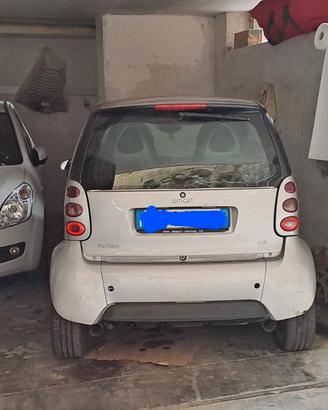 Box via Diaz con posto per Smart o auto piccola