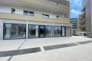 Tre locali commerciali e garage S. Cuore a Modica