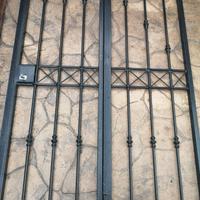 Infissi  legno marca Pioli e Ramo con grate ferro