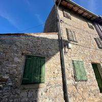 CASA DI TESTA IN PIETRA, IN FASE DI RISTRUTTURA...