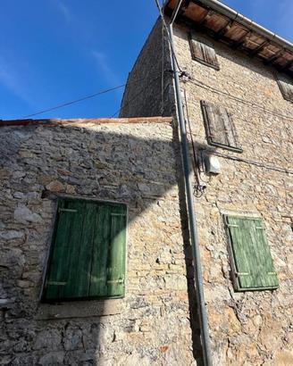 CASA DI TESTA IN PIETRA, IN FASE DI RISTRUTTURA...