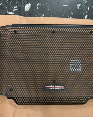 Griglia radiatore trident 660