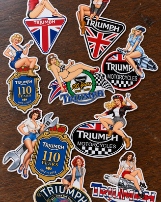 Confezione N.9 stickers stile vintage tipo Triumph