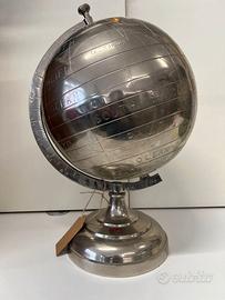 MAPPAMONDO IN METALLO