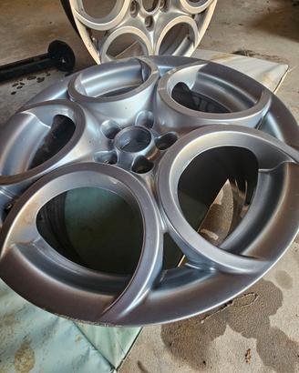 cerchi alfa a 5 fori da 18