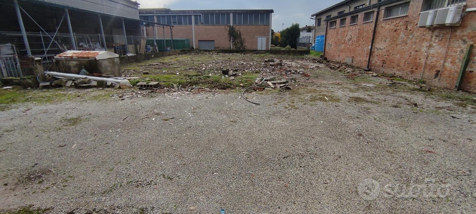 Terratetto centrale su 2 livelli ad uso commercial - Vista 6