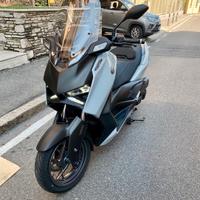 Yamaha X-Max 300 NOLEGGIO GIORNALIERO E WEEKEND