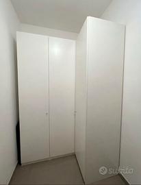 Armadio angolare bianco IKEA con LED