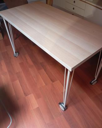 Tavolo Ikea con ruote
