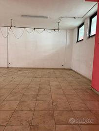 Locale commerciale 130mq doppia vetrina