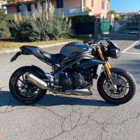 Triumph speed triple 1050 r abs