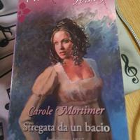 TITOLO DEL LIBRO: STREGATA DA UN BACIO