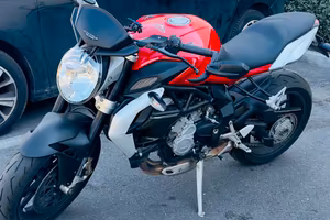 MV Agusta Brutale 675