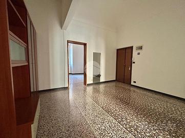 4 LOCALI A SAVONA