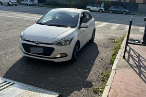 Hyundai  i20 1.2 84cv