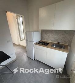 REGGIO EMILIA- MONOLOCALE ARREDATO