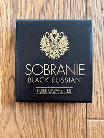Scatola vuota di sigarette Sobranie “Black Russian