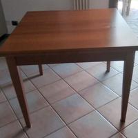 Tavolo quadrato allungabile