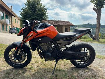 KTM duke 790 A2