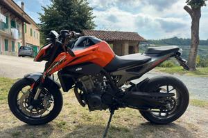 KTM duke 790 A2