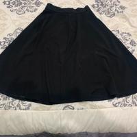 Gonna nera taglia S maarchiata shein