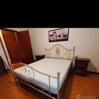 Letto in ferro con rete a doghe matrimoniale