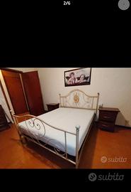 Letto in ferro con rete a doghe matrimoniale