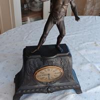 orologio da mensola antico in bronzo o spelter