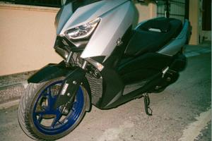 Yamaha X-Max 300
