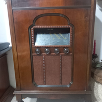 Radio valvolare con mobile 1920