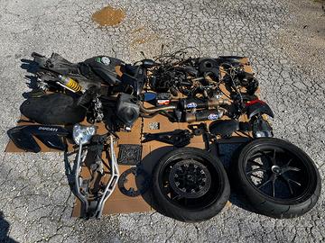 Ducati Hypermotard 796 pezzi singoli/blocco unico