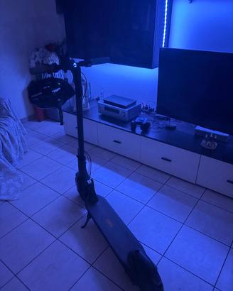 Monopattino Elettrico + Accessori (Solo latina e d