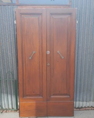 Portone in legno massello