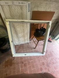 Telaio e finestre in pvc con doppio vetro