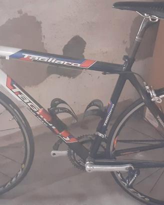 Bici da corsa TAGLIARO