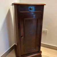 Comodino antico in legno